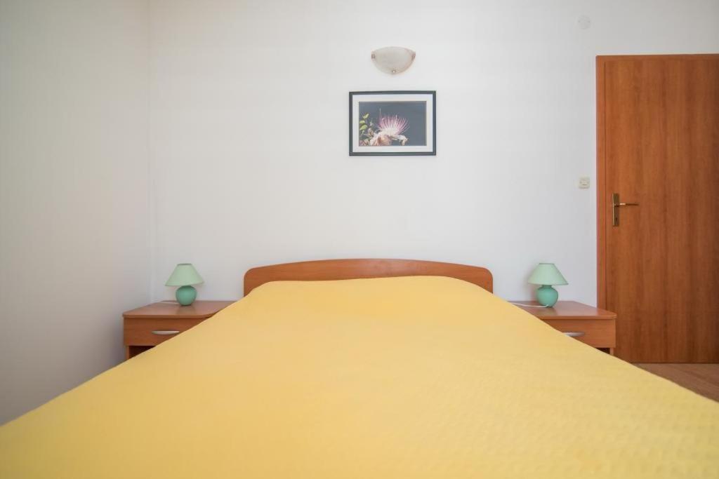 Apartments Batinic Supetar Εξωτερικό φωτογραφία