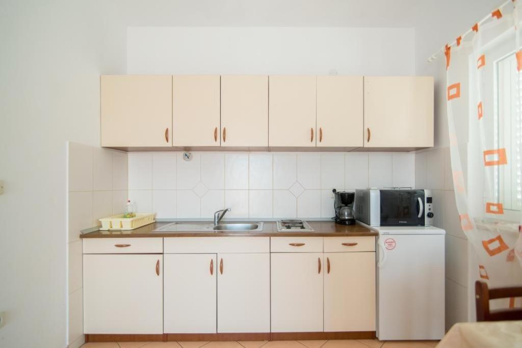 Apartments Batinic Supetar Εξωτερικό φωτογραφία