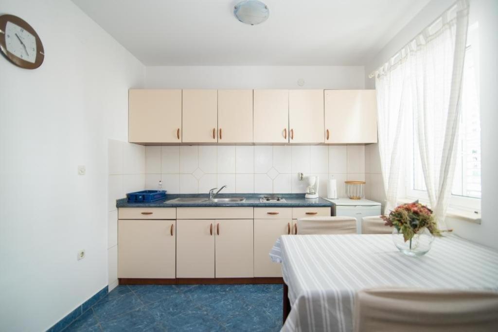 Apartments Batinic Supetar Εξωτερικό φωτογραφία