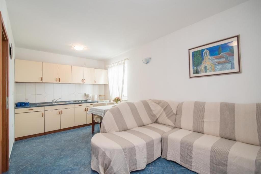 Apartments Batinic Supetar Εξωτερικό φωτογραφία