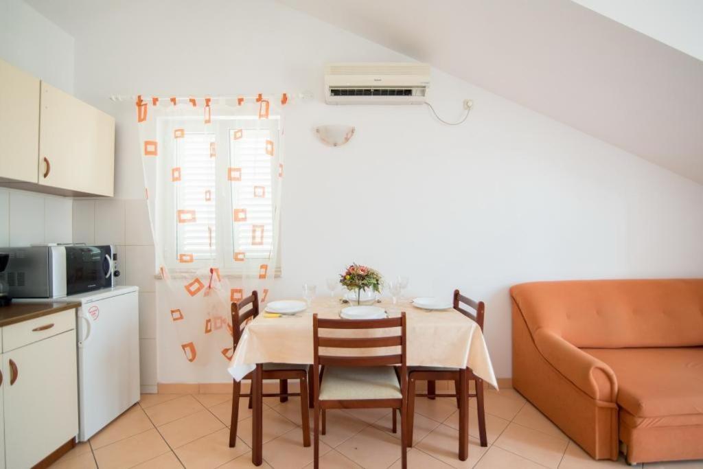 Apartments Batinic Supetar Εξωτερικό φωτογραφία