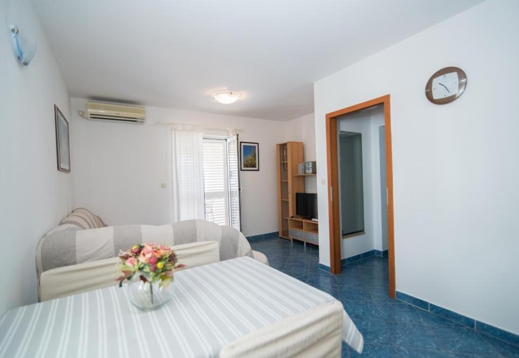 Apartments Batinic Supetar Εξωτερικό φωτογραφία