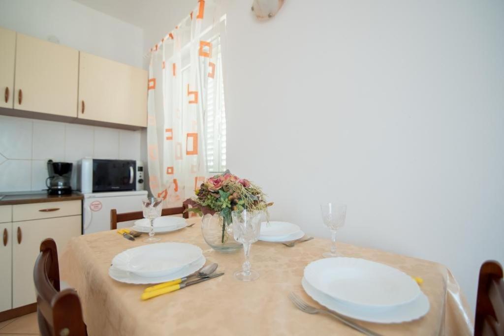 Apartments Batinic Supetar Εξωτερικό φωτογραφία