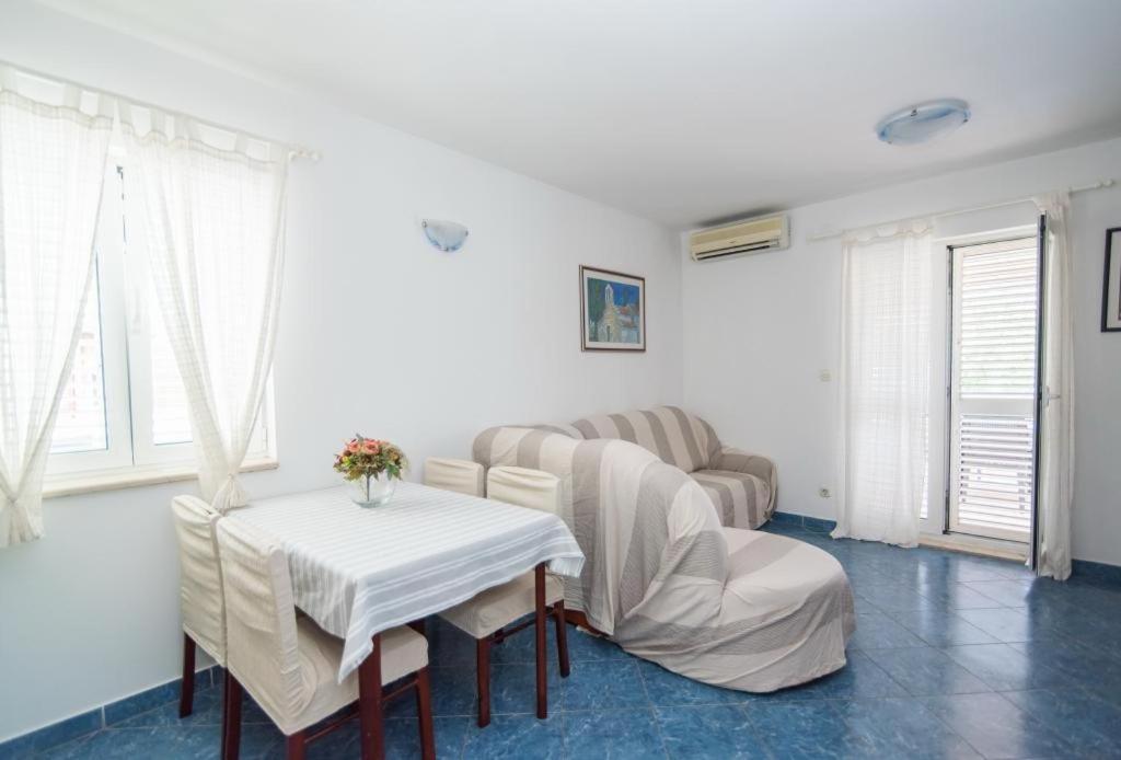 Apartments Batinic Supetar Εξωτερικό φωτογραφία
