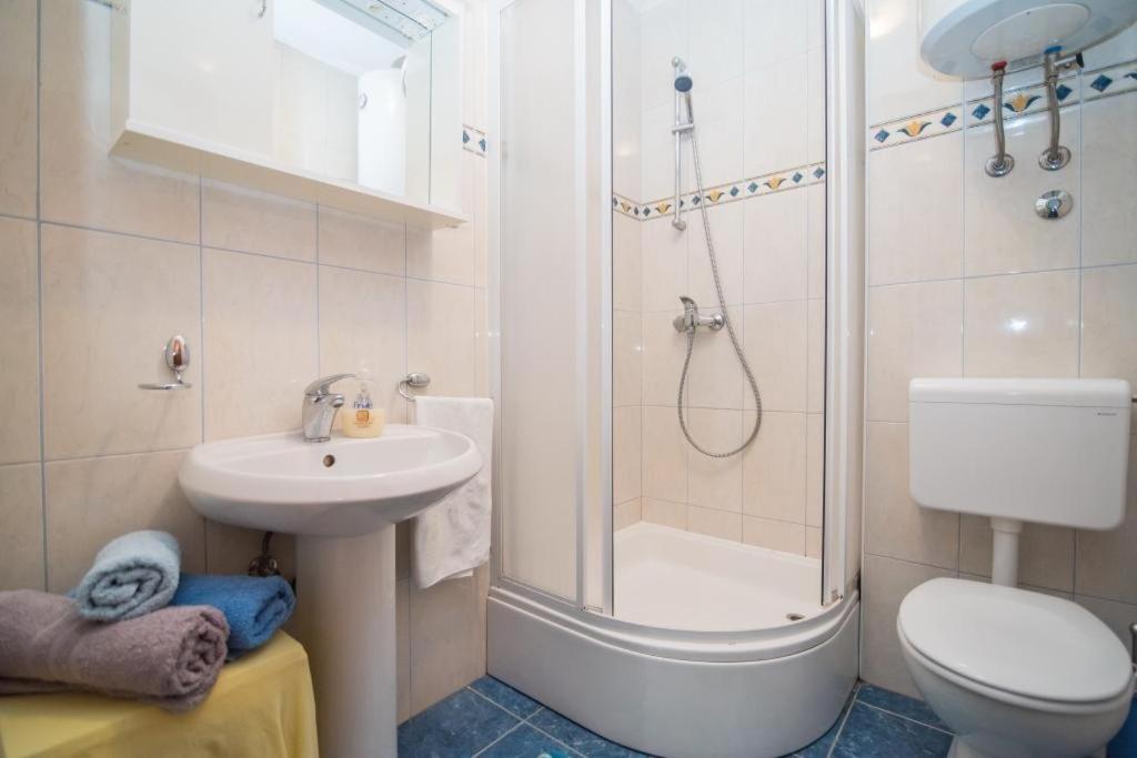 Apartments Batinic Supetar Εξωτερικό φωτογραφία