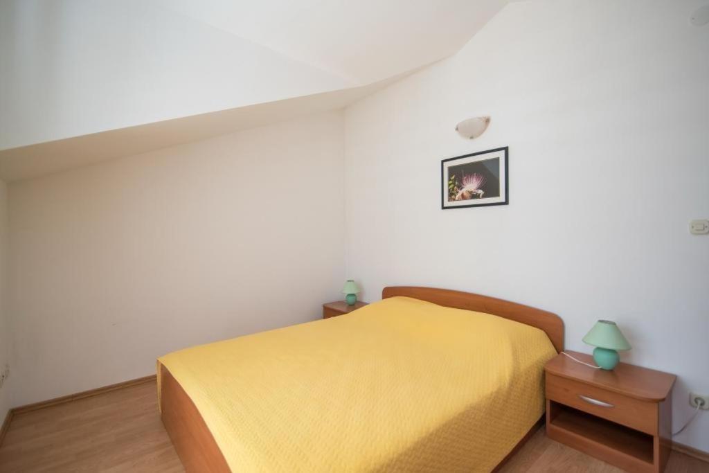 Apartments Batinic Supetar Εξωτερικό φωτογραφία