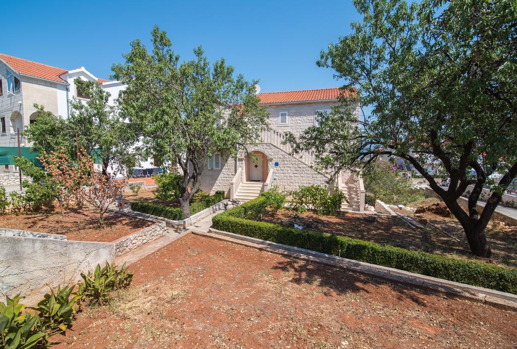 Apartments Batinic Supetar Εξωτερικό φωτογραφία